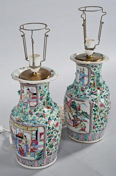 BORDSLAMPOR, ett par, porslin, Kina, omkring år 1900.