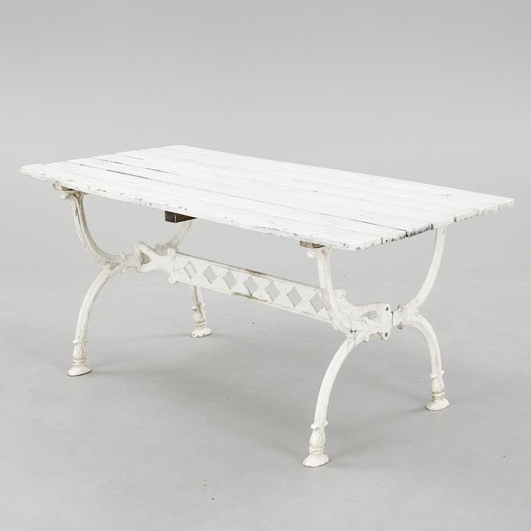 TRÄDGÅRDSBORD, troligen Byarum, 1960/70-tal.