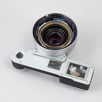 A LEICA M3, 1954, with objectives and accessoaries.