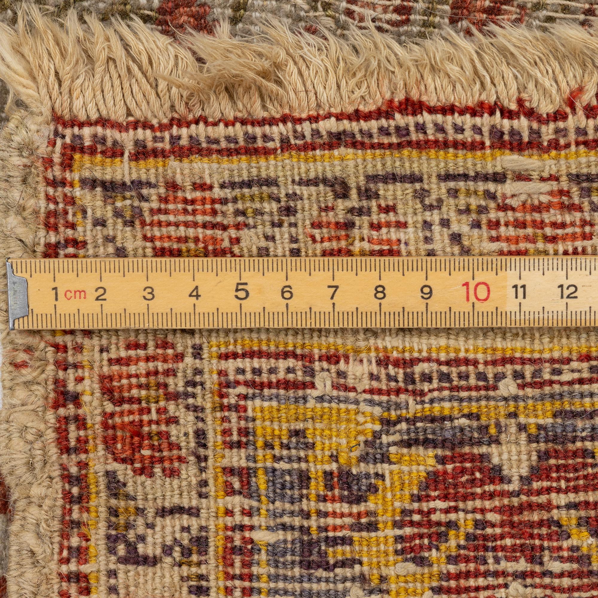 Matta, antik Täbris, nordvästa Persien , ca 372 x 280 cm.