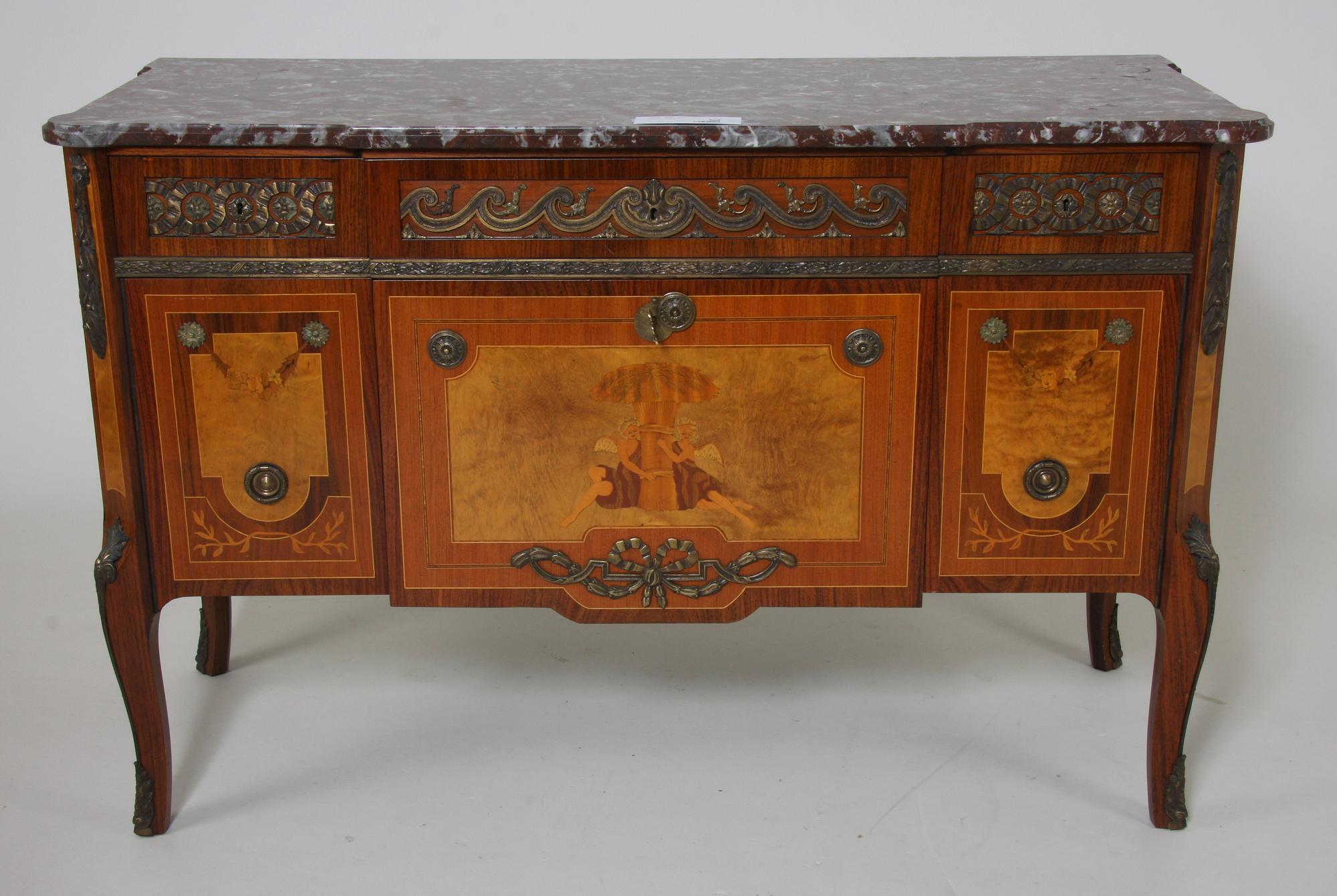 BYRÅ, gustaviansk stil sk "Haupt-modell".