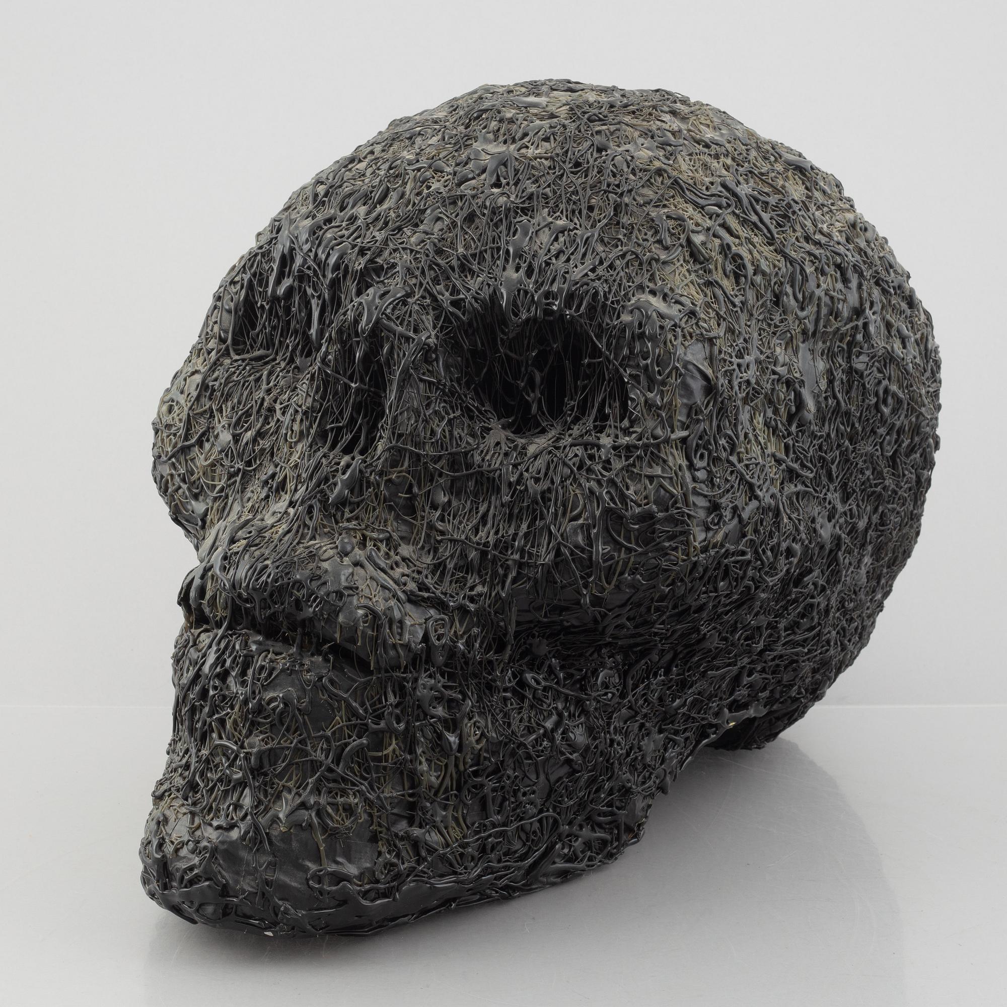 Johnny Boy Eriksson, a big "Skull" sculpture.