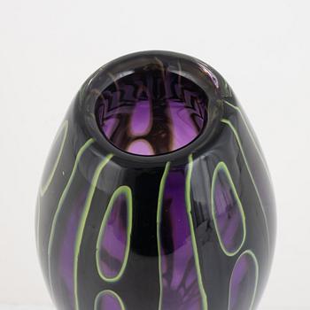 Martti Rytkönen, a 'graal' vase, Orrefors, 2001.