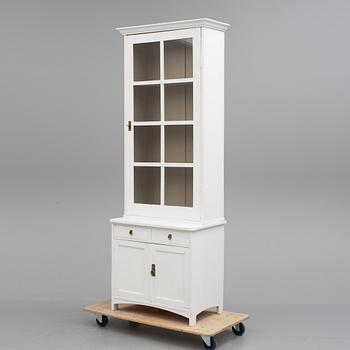 A early 20th century cabinet.