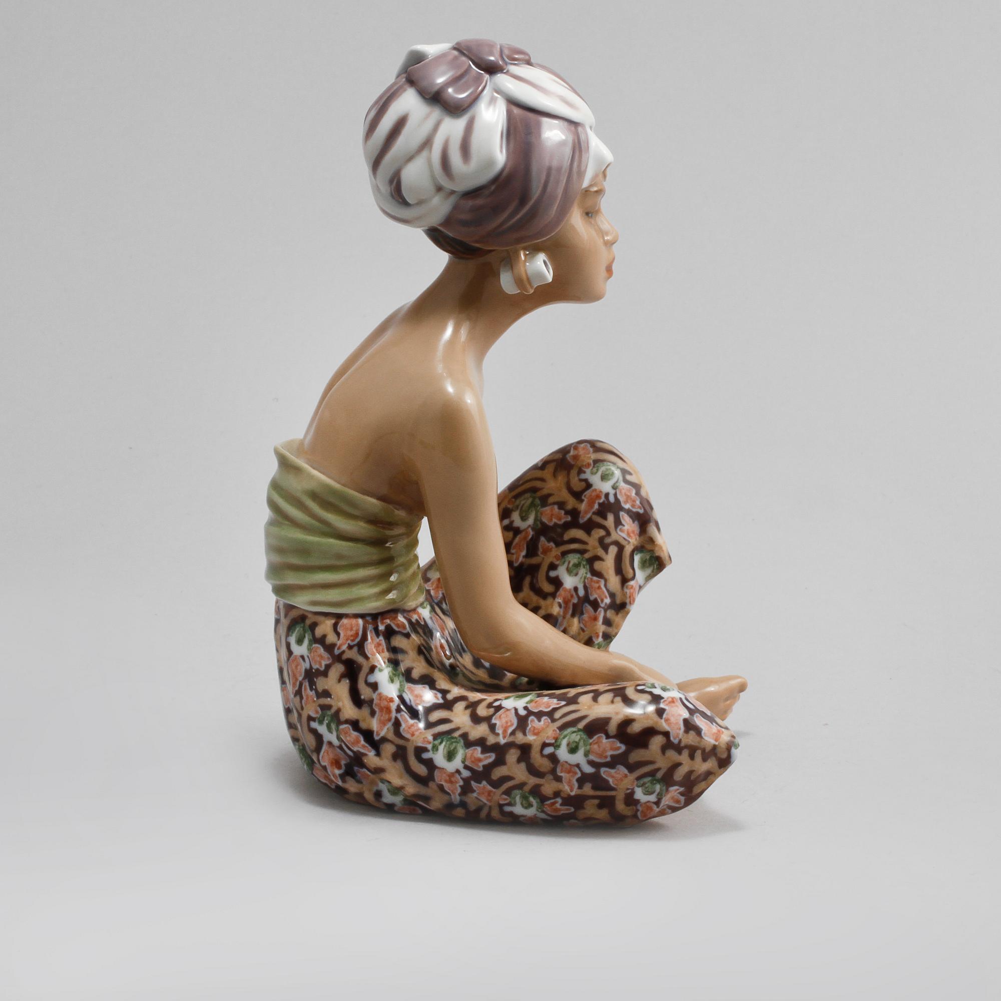 FIGURIN, porslin, Dahl Jensen, Danmark, 1900-tal.