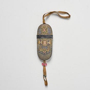 A set of three embroidered purses/ eye-glass cases, Qing dynasty, 19th century.