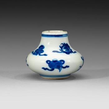15. A blue and white miniature vase, Qing dynasty, Kangxi (1662-1722).