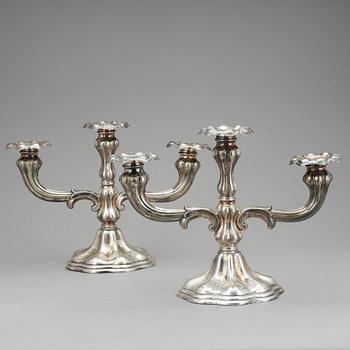 KANDELABRAR, ett par, silver, CG Hallberg, Stockholm, 1935.