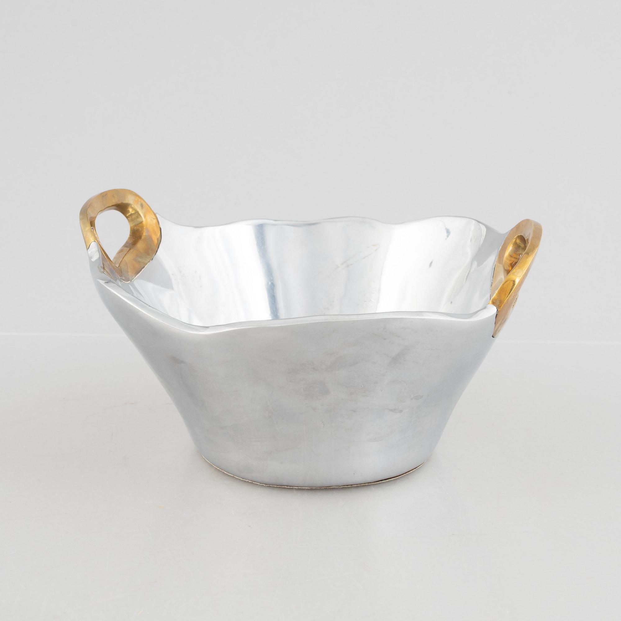 David Marshall, skål med handtag, gjuten aluminium och mässing, Spanien, 1900-talets andra hälft.