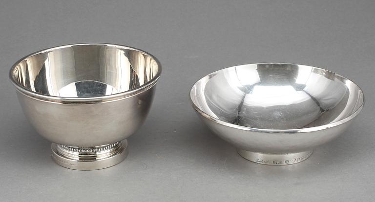 SKÅLAR, 2st, silver respektive sterling, bland annat Eric Löfman, KG Markström, Uppsala, 1985. Vikt ca 565g.