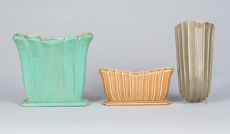 VASER, 2 st samt VÄGGVAS, Ewald Dahlskog, lergods, Bo Fajans. 1930/40-tal.