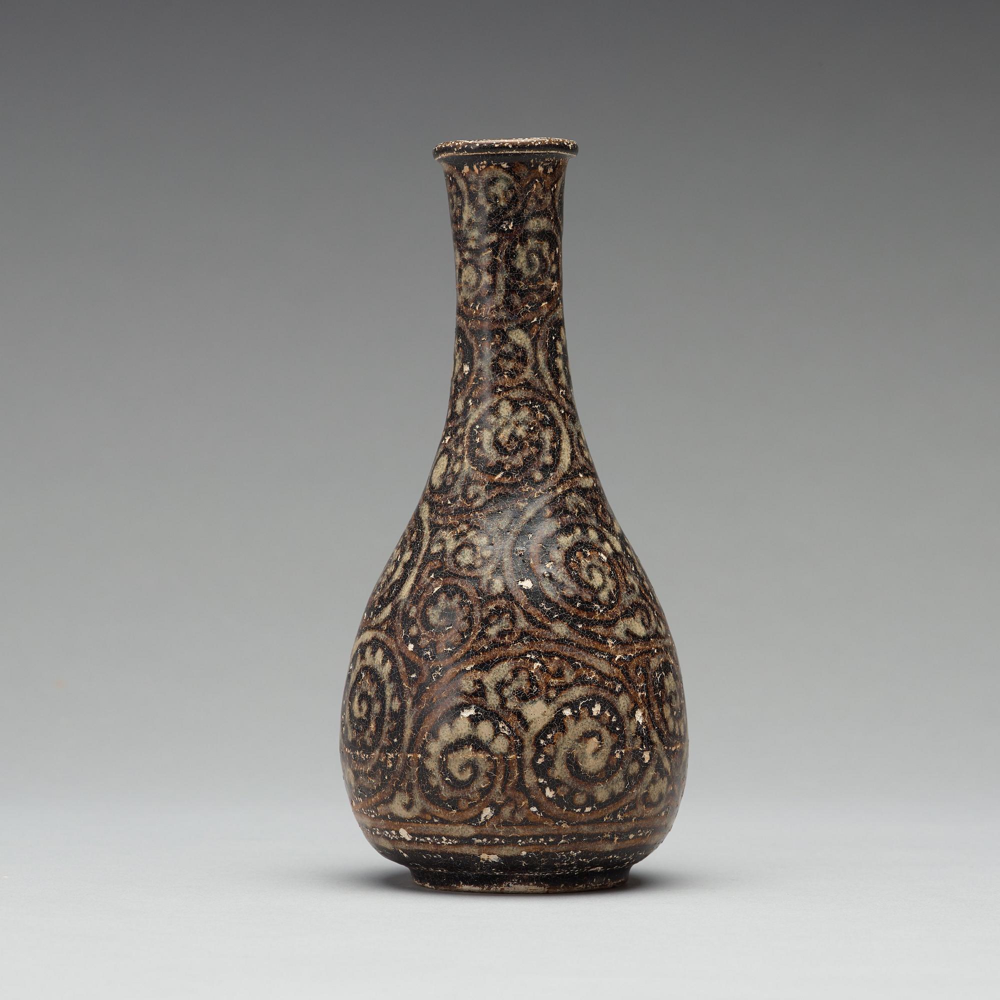 VAS, keramik. Troligen Songdynastin (960-1279).