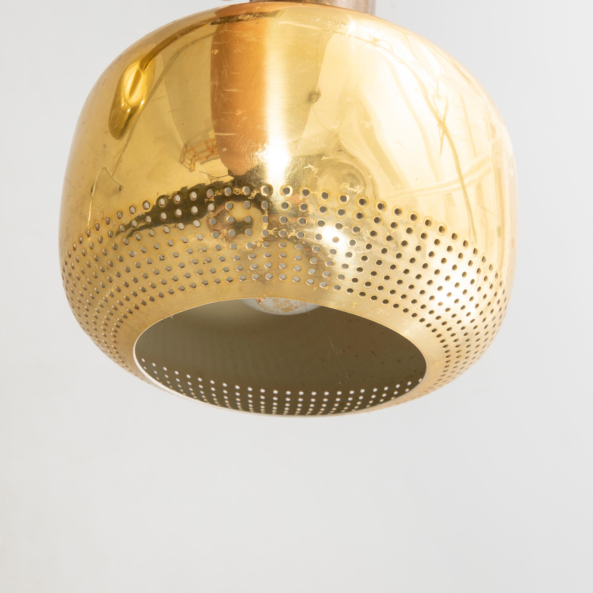 Wilhelm Lauritzen, taklampor ett par "Guldpendel" för Louis Poulsen Danmark 1900-talets mitt/andra hälft.