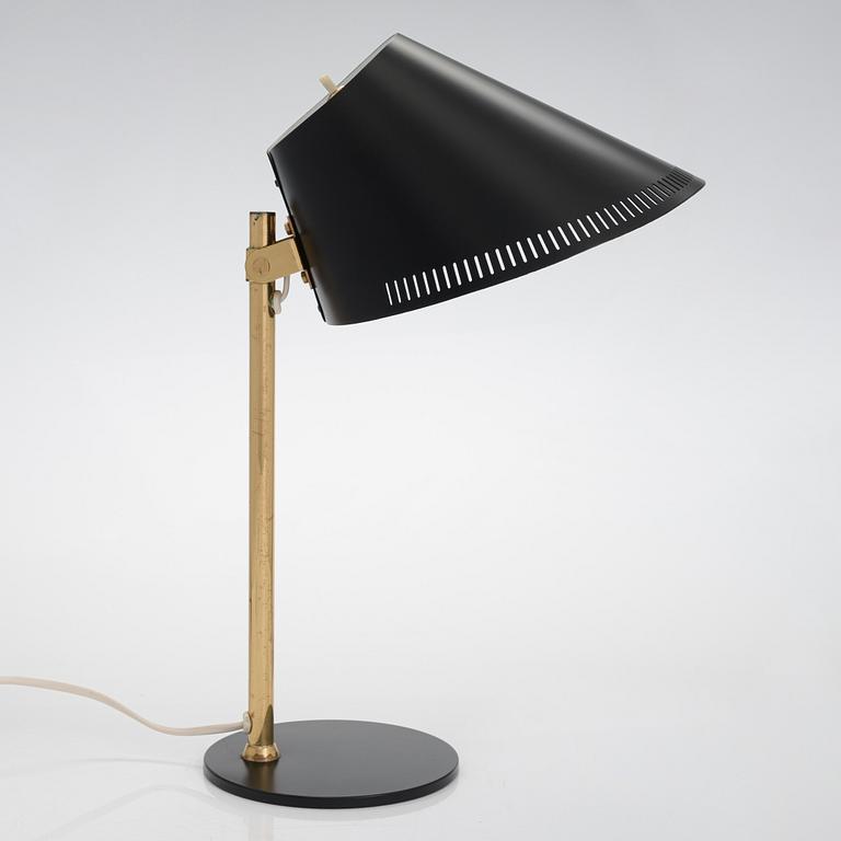 Paavo Tynell,  A 1960s '9227' table lamp for Idman, Finland.