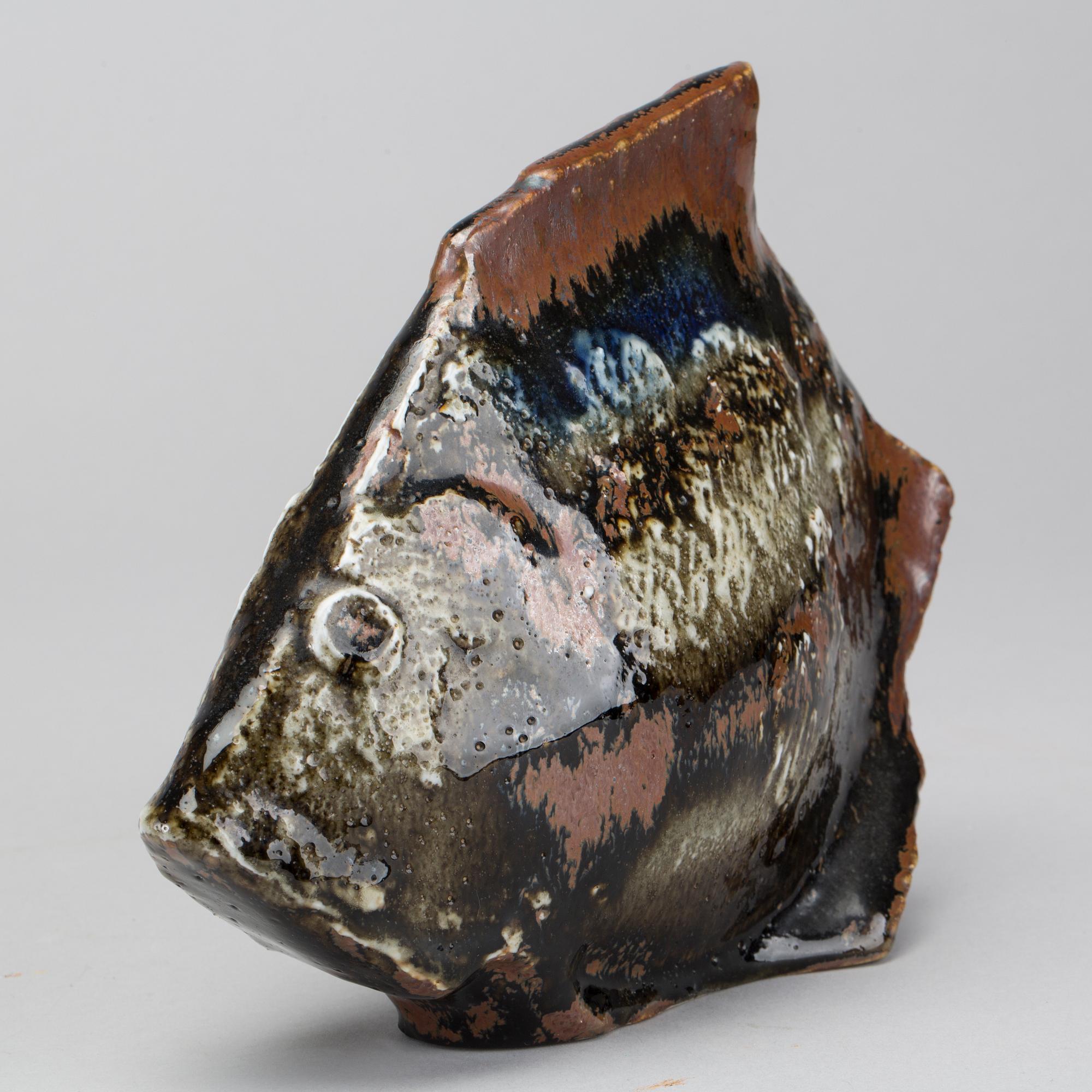 CARL-HARRY STÅLHANE, stoneware, figurin and two ashtrays. Rörstrand.