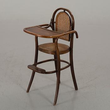 A THONET STYLE TODDLERS CHAIR.