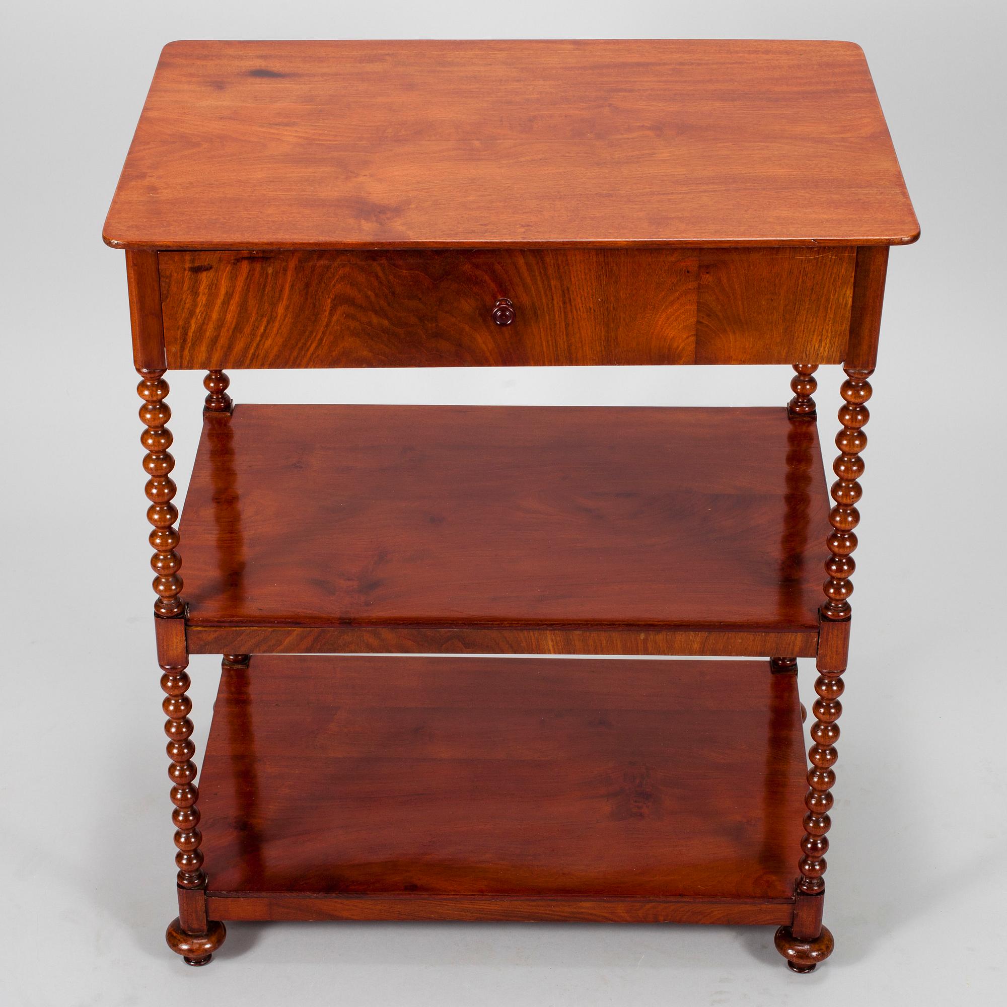 ETAGERE, etikettmärkt Snickarmästare M.O. Schröder, Stockholm, 1800-talets första hälft.