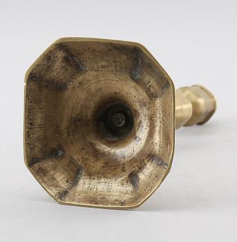 LJUSSTAKE, mässing, senbarock, 1700-tal.