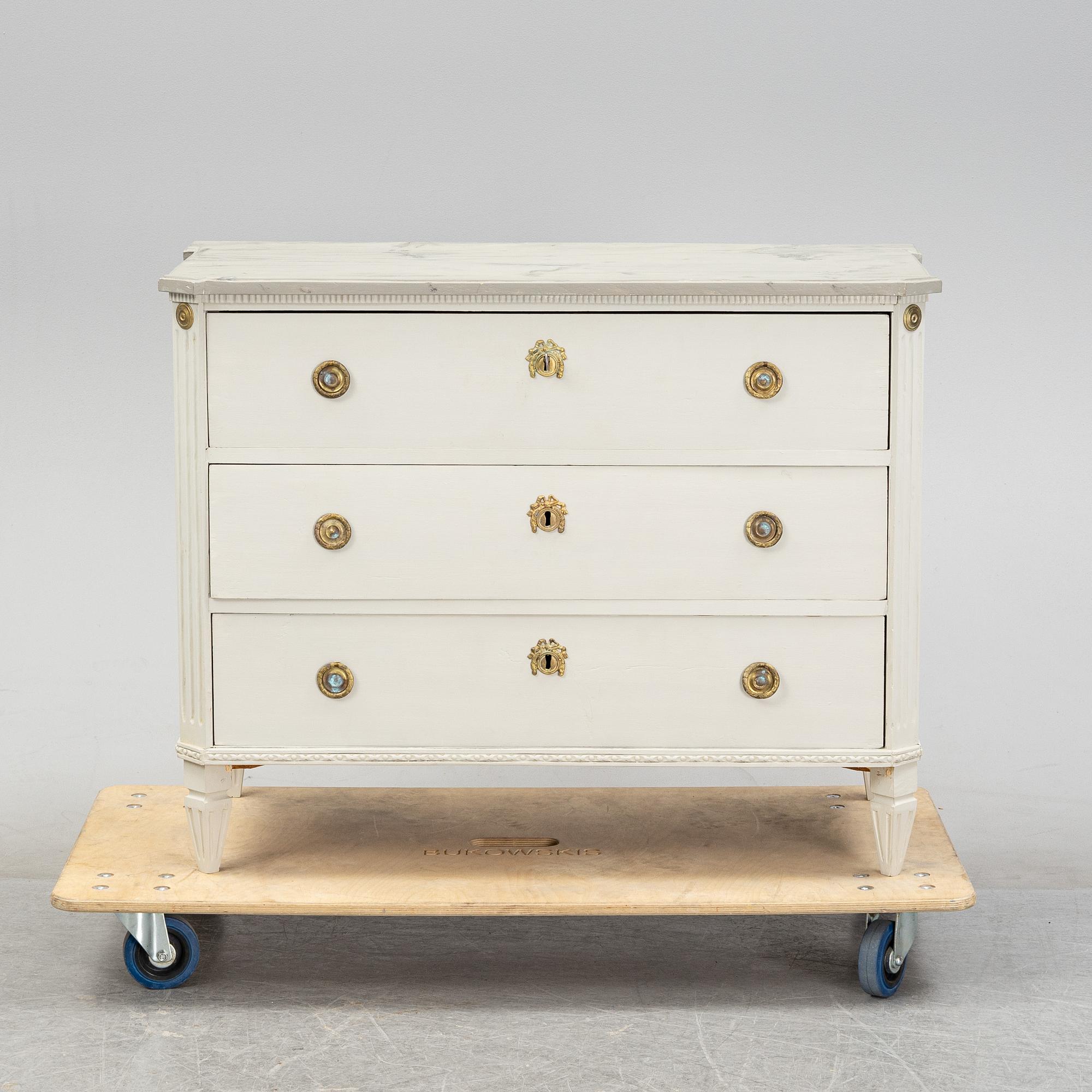 A painted Swedish late Gustavian-style chest of drawers, 19th century.