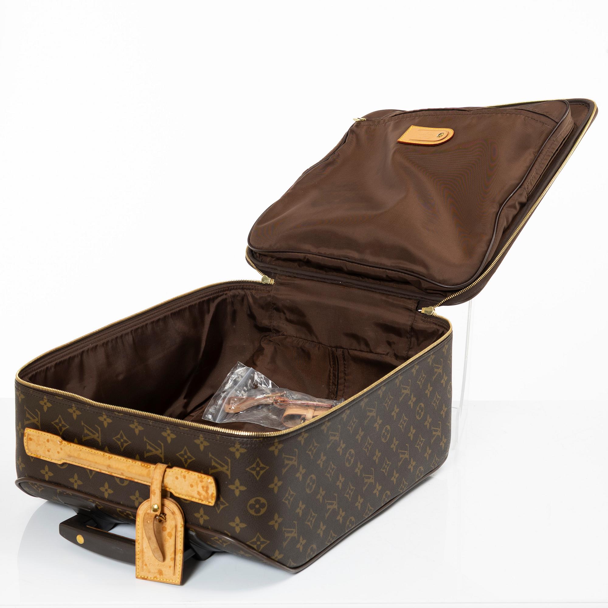 Louis Vuitton, Luggage/cabin bag, "Pégase 45", 2001.