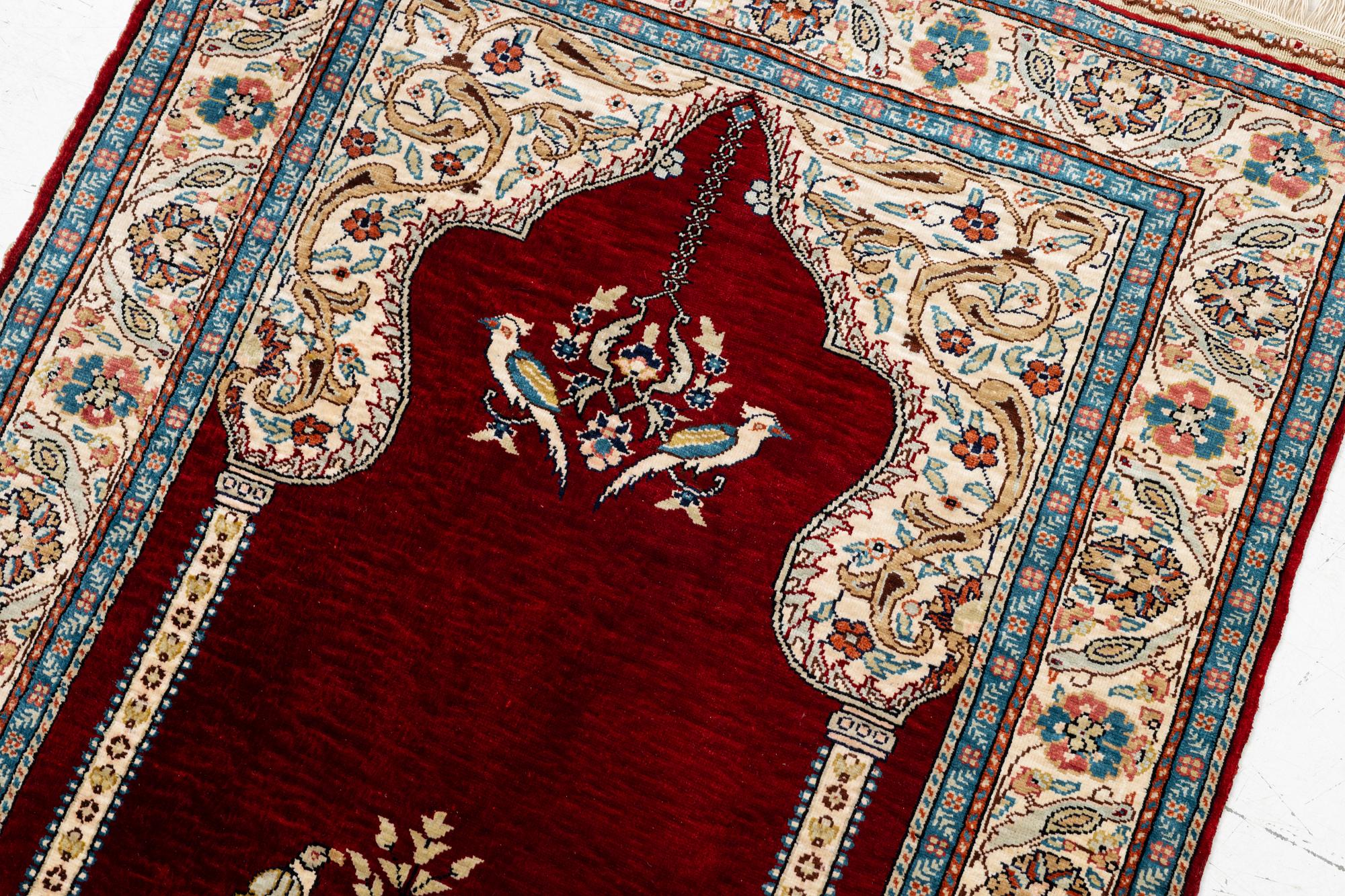 Carpet, Hereke, silk, approx. 98 x 63 cm.