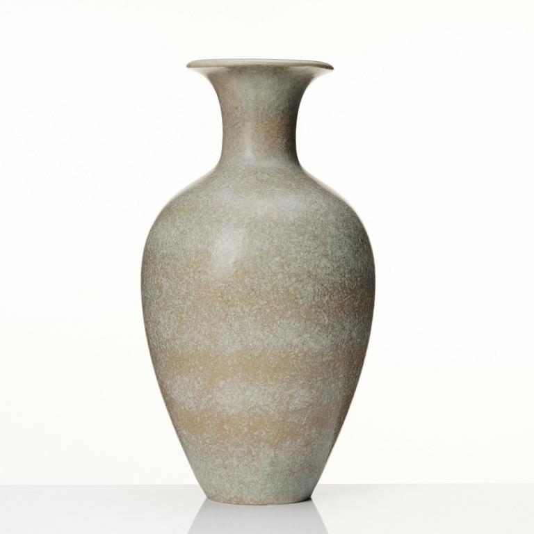 Gunnar Nylund, a stoneware vase, Rörstrand, Sweden 1950-60s, model AKT.