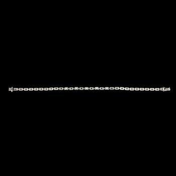 ARMBAND, 18k vitguld med 5 briljantslipade diamanter, tot ca 0,15 ct. Vikt ca 11,8 gram.