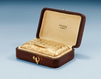 815. An English 19th century gold snuff-box, marked London 1803.