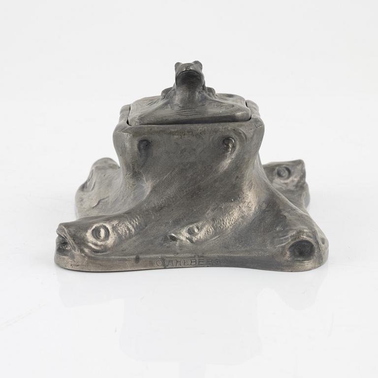 Olof Ahlberg, skrivgarnityr, 4 delar, tenn,  Schreuder & Olsson, Stockholm, bl.a. 1911.