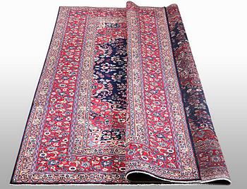 Carpet, Tabriz, ca 404 x 294 cm.