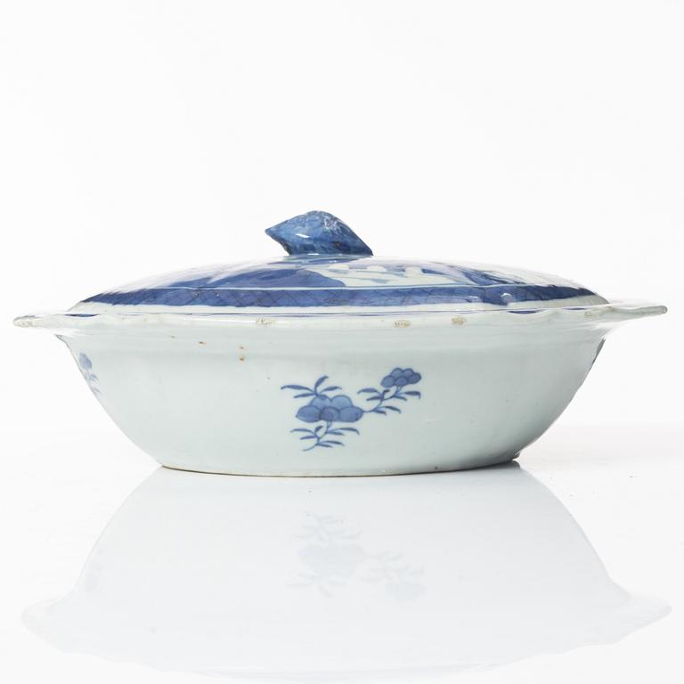 Terrin med lock, kompaniporslin, Kina, Qingdynastin, 1800-tal.