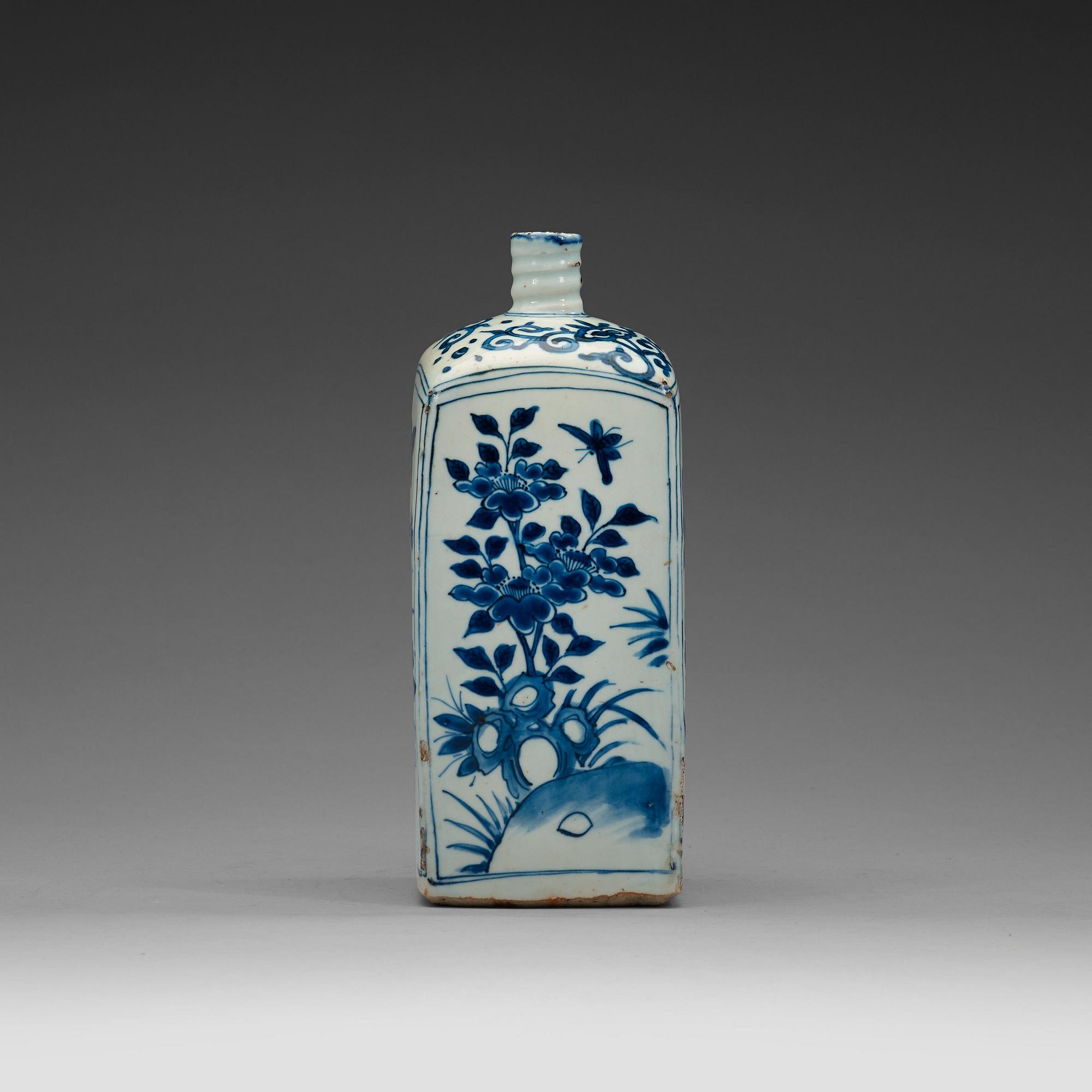 FLASKA, porslin. Mingdynastin, Wanli (1572-1620).