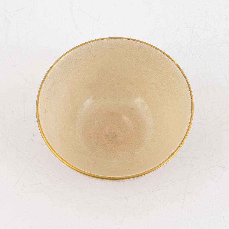 A Satsuma bowl, Japan, signed.