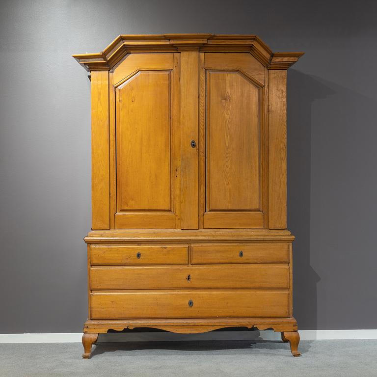 A mid 18th Century oak cabinet.