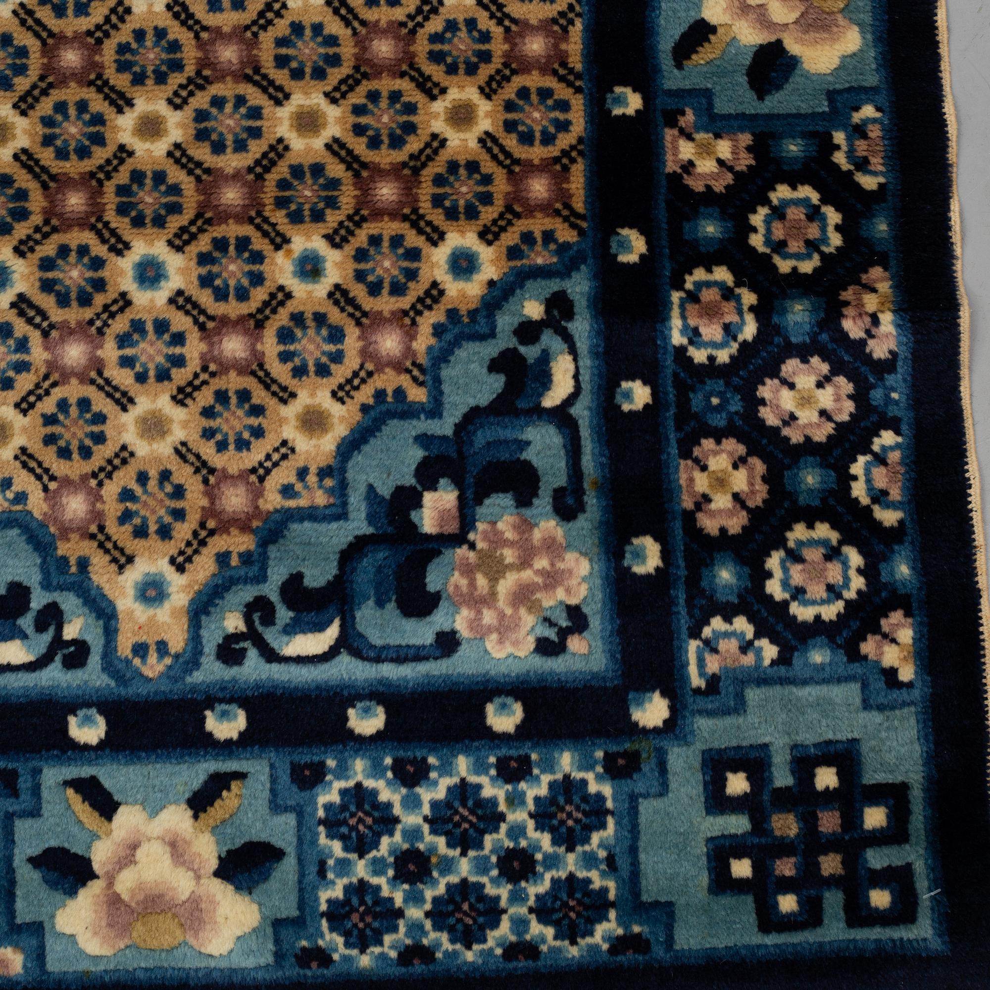 A RUNNER, an old China, ca 298 x 77,5 (as well as 1 cm flat weave at both ends), "antique finish".