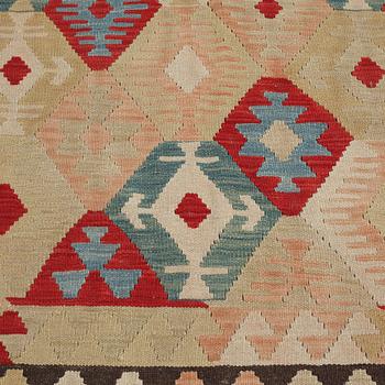 MATTA, kelim, ca 195 x 153 cm.