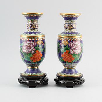 VASER, 1 par, cloisonné, Kina, 1900-tal.