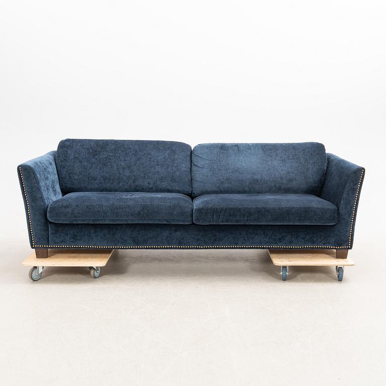 Soffa  Vilmers modern tillverkning.