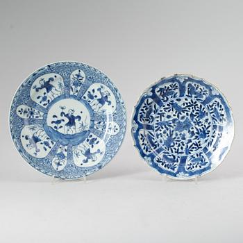 FAT, 2 st, porslin, Kina, bla Wanli 1562-1620.