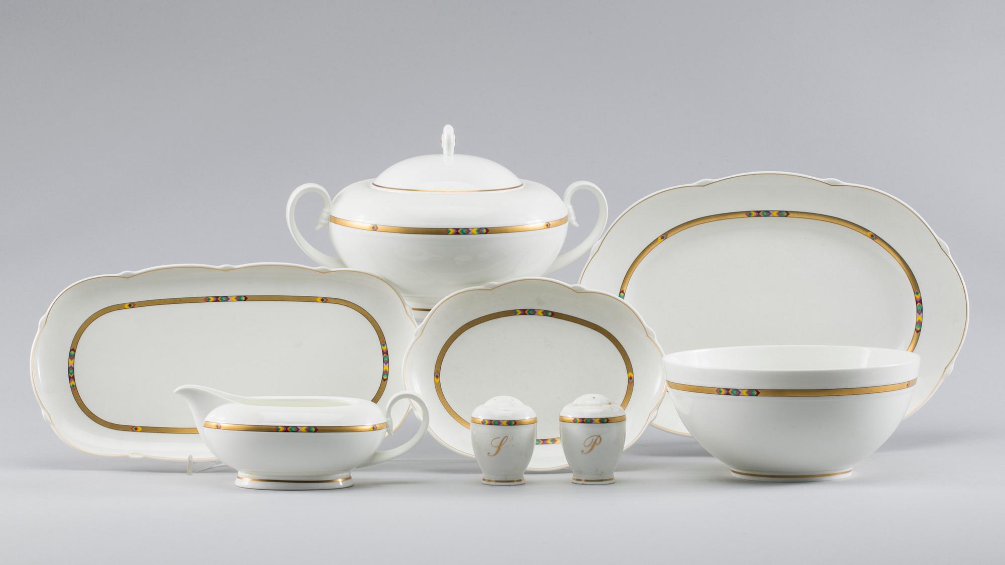 A Villeroy & Boch "Vivia" dinner service.(50).