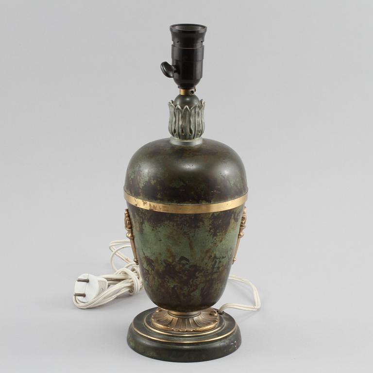 BORDSLAMPA, 1900-talets första hälft.