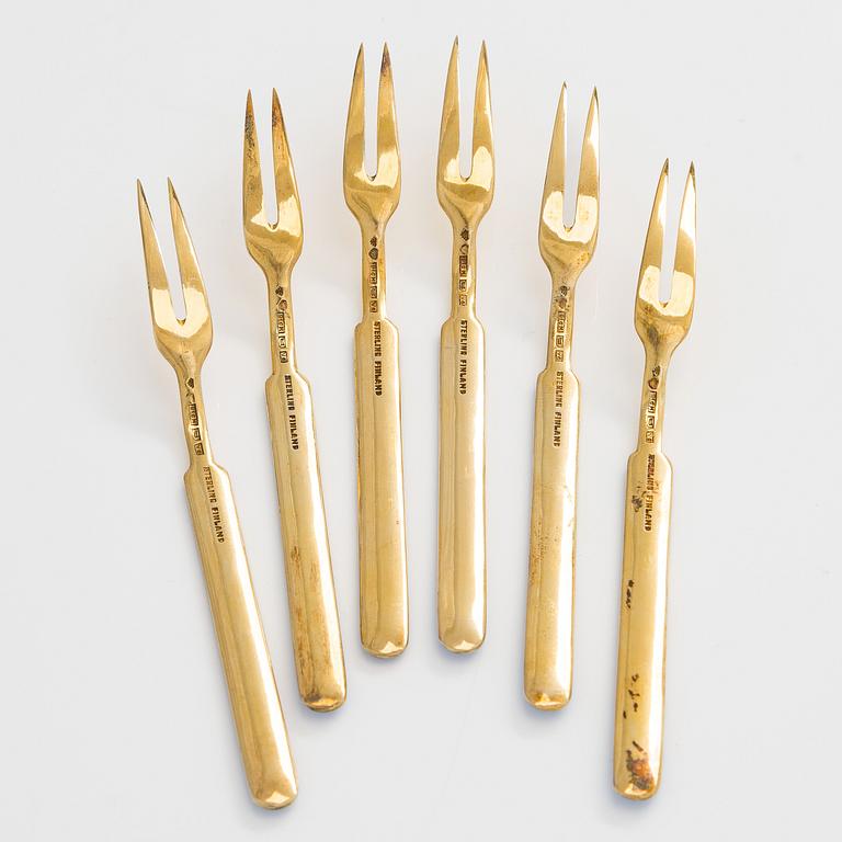 Tillander, six cocktail/serving forks, enamel and gilded silver (916), Helsinki, 1950.