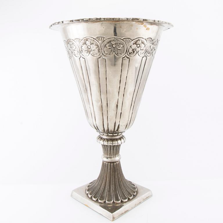 Urn/umbrella stand 1900s.