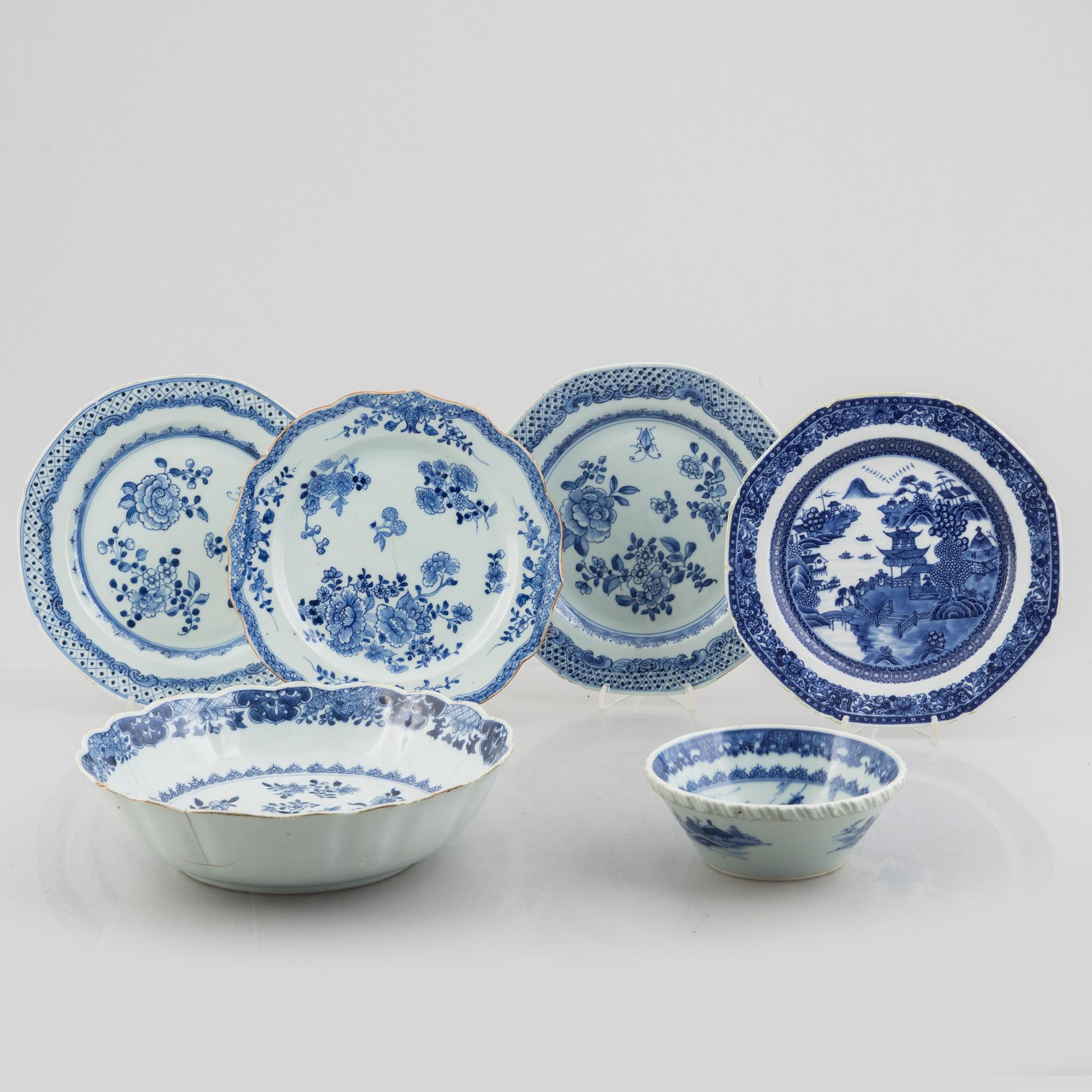 Parti kinesiskt porslin, 13 delar, Qingdynastin, 1700- och 1800-tal.