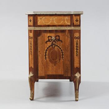 A Gustavian late 18th century commode attributed to J. Hultsten, master 1773.