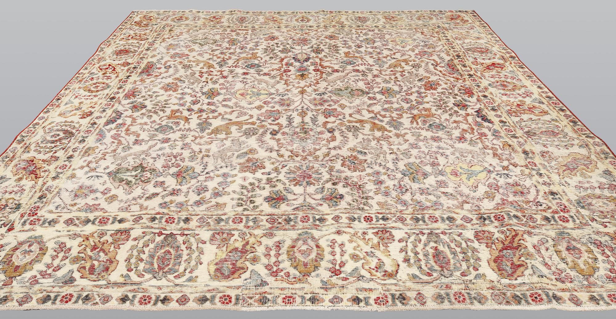 Matta, Figural , Orientalisk, ca 330 x 293 cm.