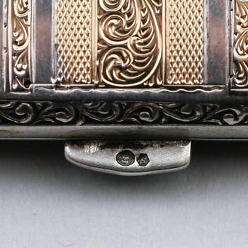 CIGARETTETUI, silver, rosenslipade diamanter. Vikt ca 162 g.
