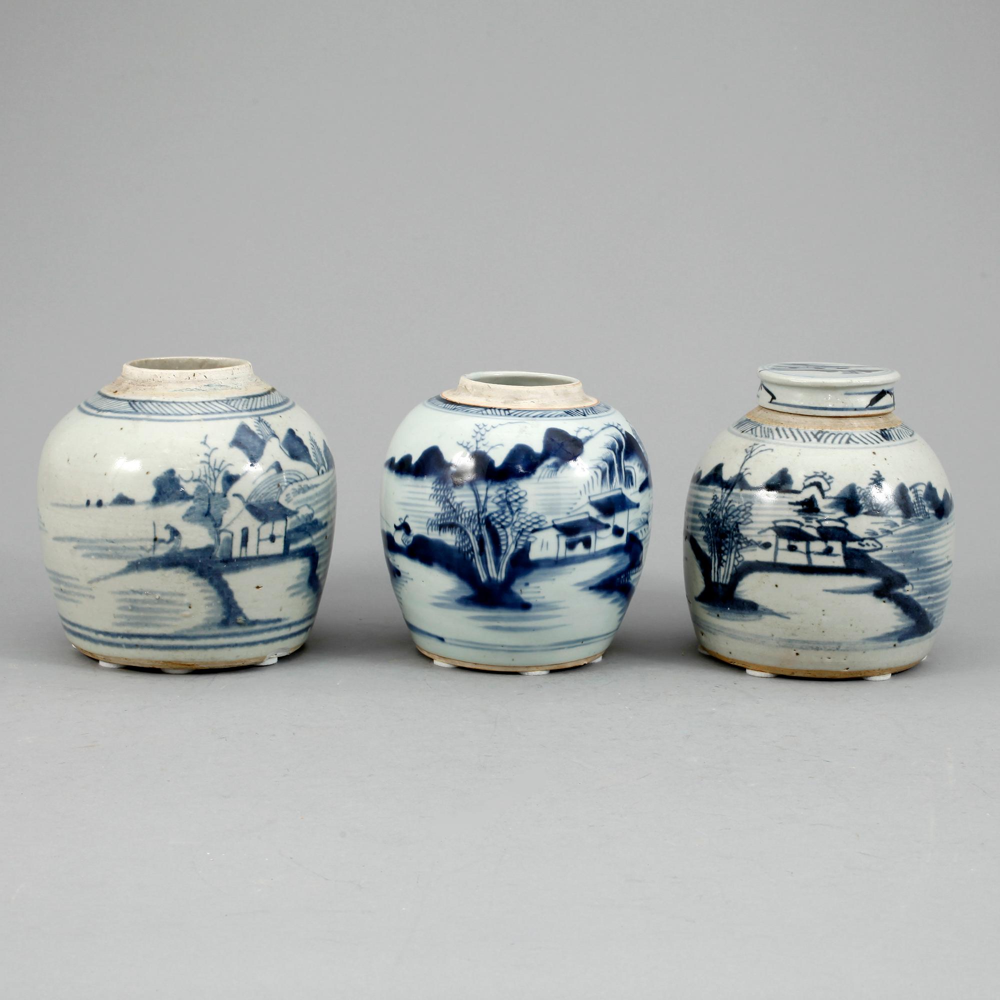 BOJANER / INGEFÄRSKRUS, 3 st, porslin. Kina.