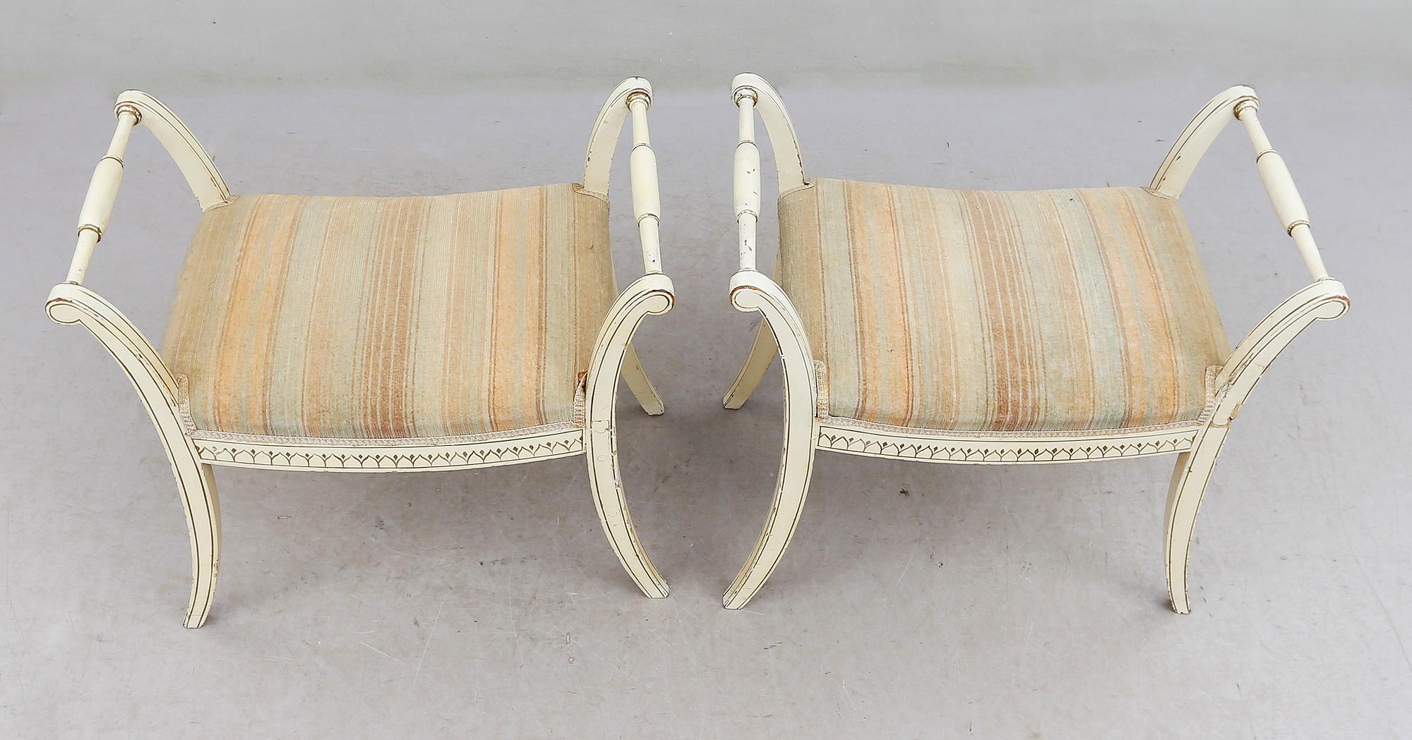 TABURETTER, 1 par, 1900-talets första hälft.