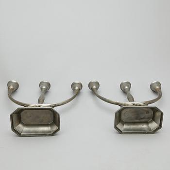 KANDELABRAR, ett par, tenn, Just Andersen, 1930-tal.